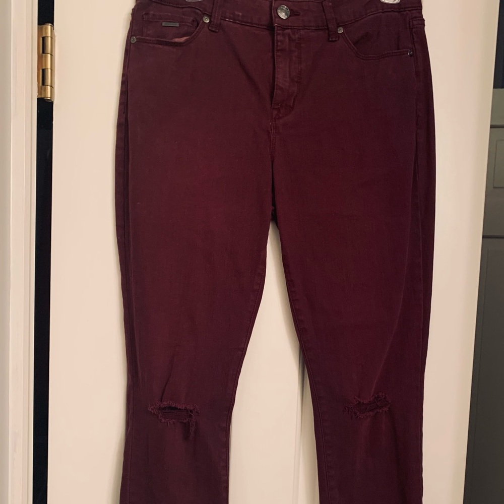 Nine West Ripped burgundy jeans, sz 6